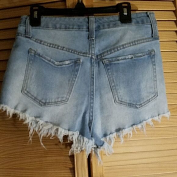 Wild Fable sz 2 distressed blue jean shorts - Picture 6 of 6